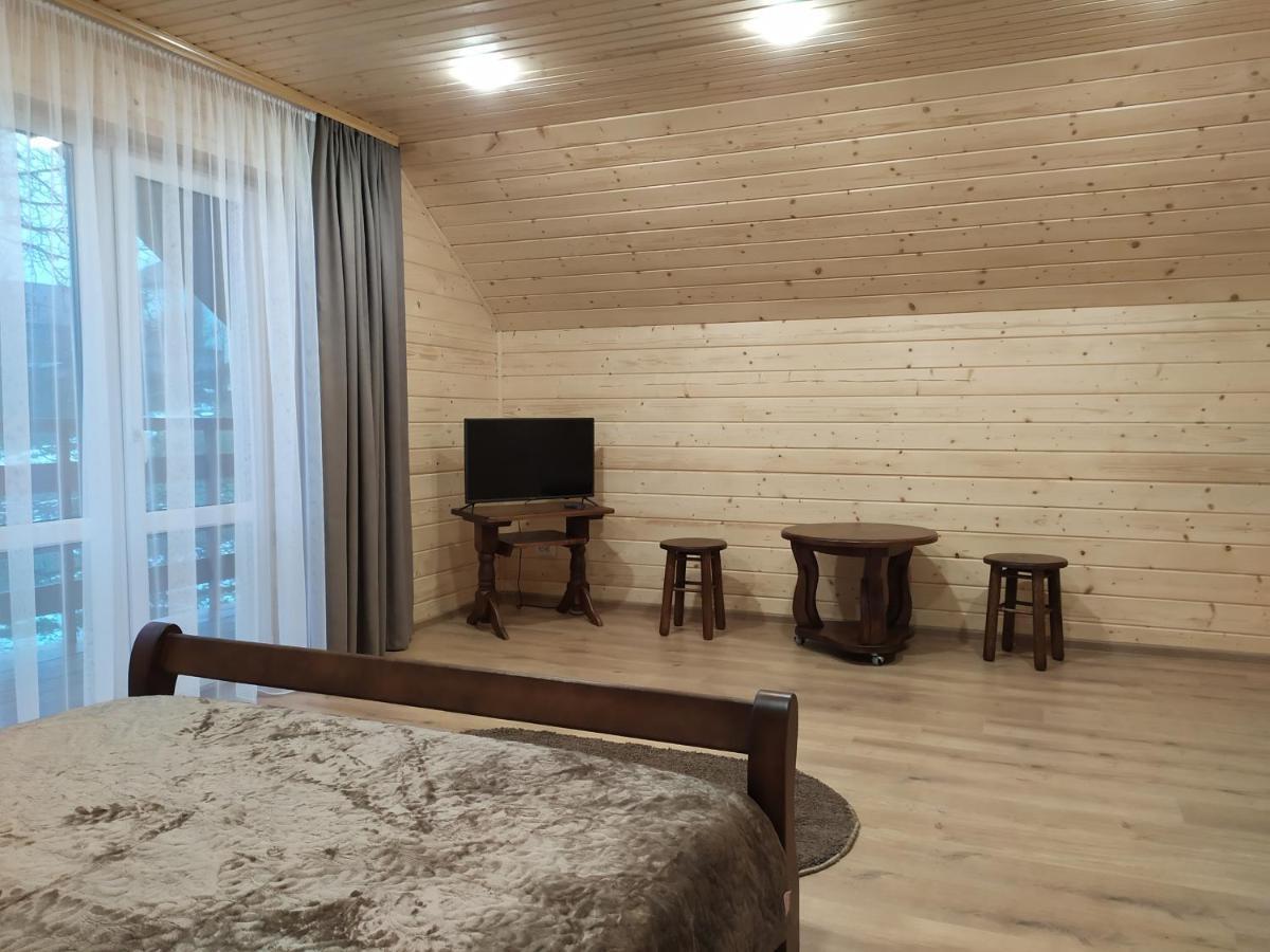 Апартаменти З Двома Спальнями І Кухнею Yaremche Dış mekan fotoğraf