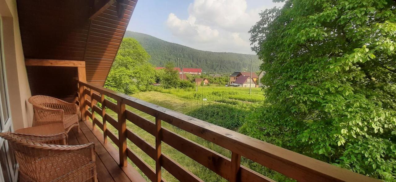 Апартаменти З Двома Спальнями І Кухнею Yaremche Dış mekan fotoğraf